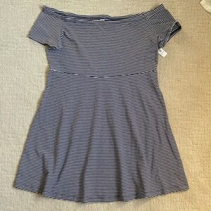 Off-the-shoulder fabulous dress - dress it up or down!